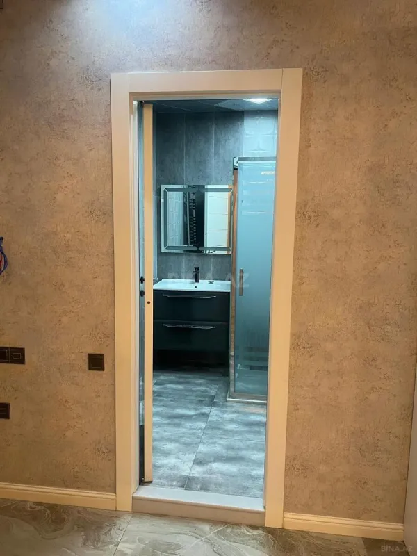 Kirayə verilir 4 otaqlı mənzil 170 m²