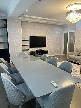Kirayə verilir 4 otaqlı mənzil 170 m²