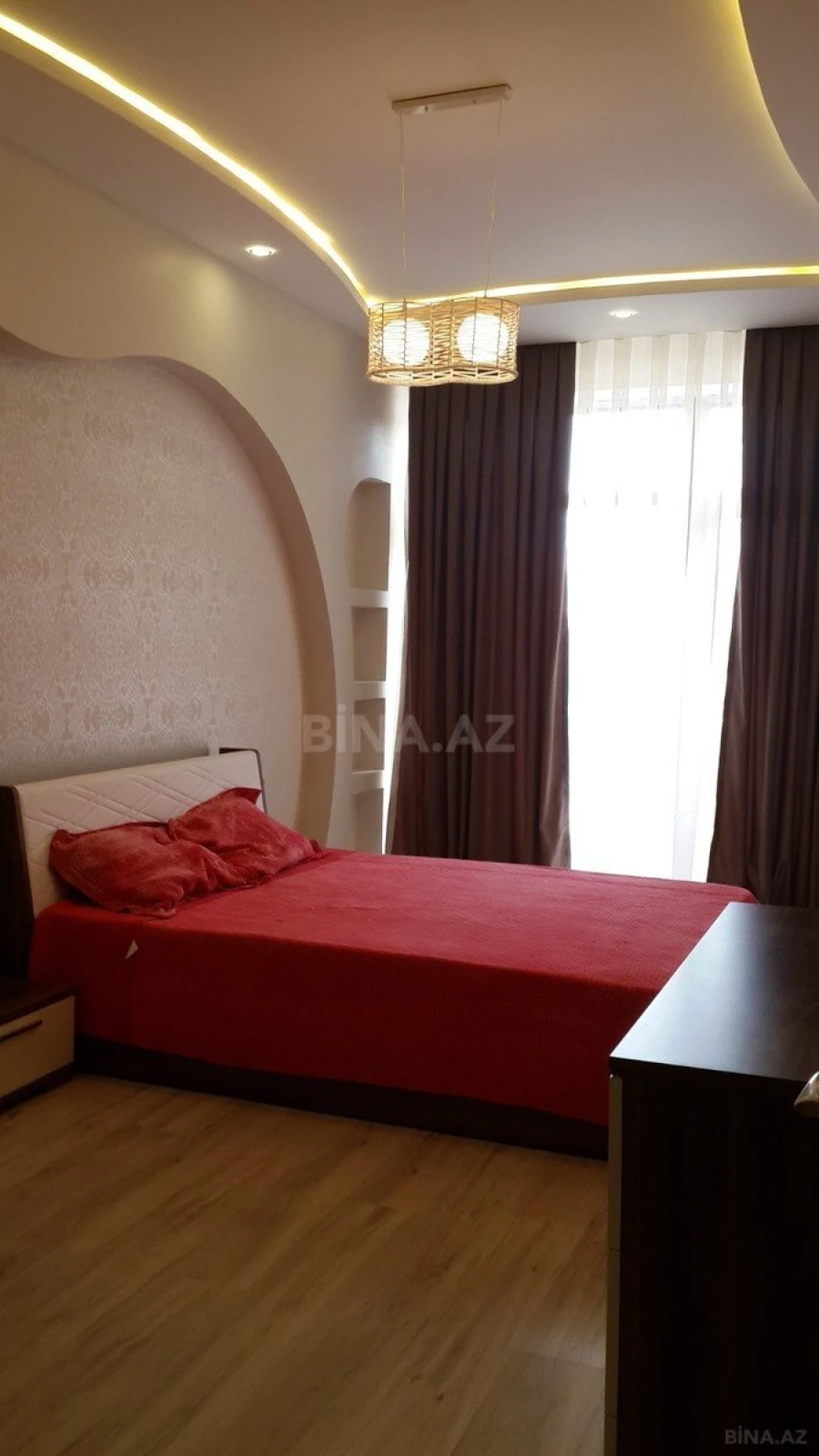 Satılır 3 otaqlı mənzil 101 m²