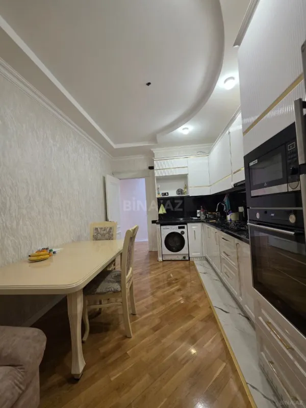 Satılır 3 otaqlı mənzil 120 m²