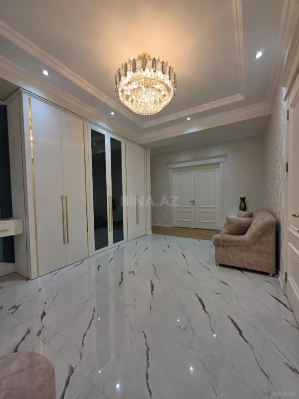 Satılır 3 otaqlı mənzil 120 m²