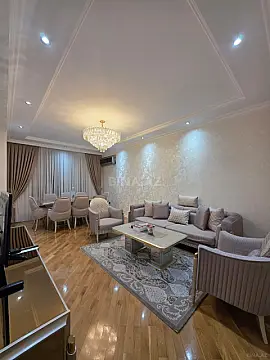 Satılır 3 otaqlı mənzil 120 m²