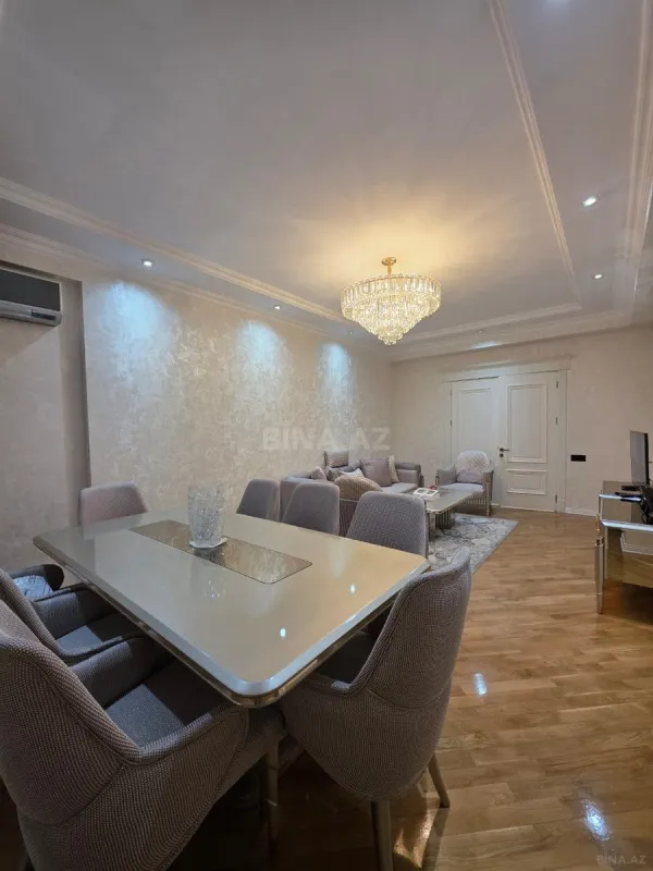 Satılır 3 otaqlı mənzil 120 m²