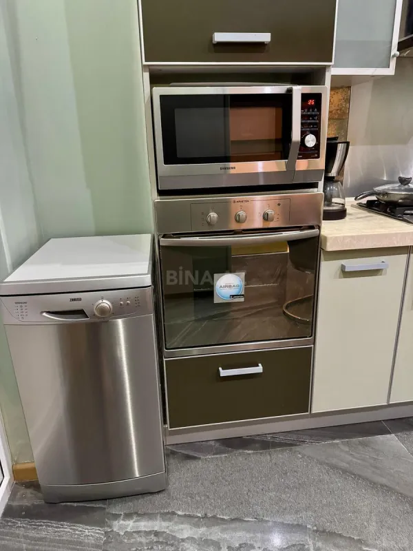 Satılır 3 otaqlı mənzil 140 m²