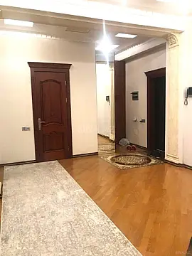 Satılır 3 otaqlı mənzil 140 m²