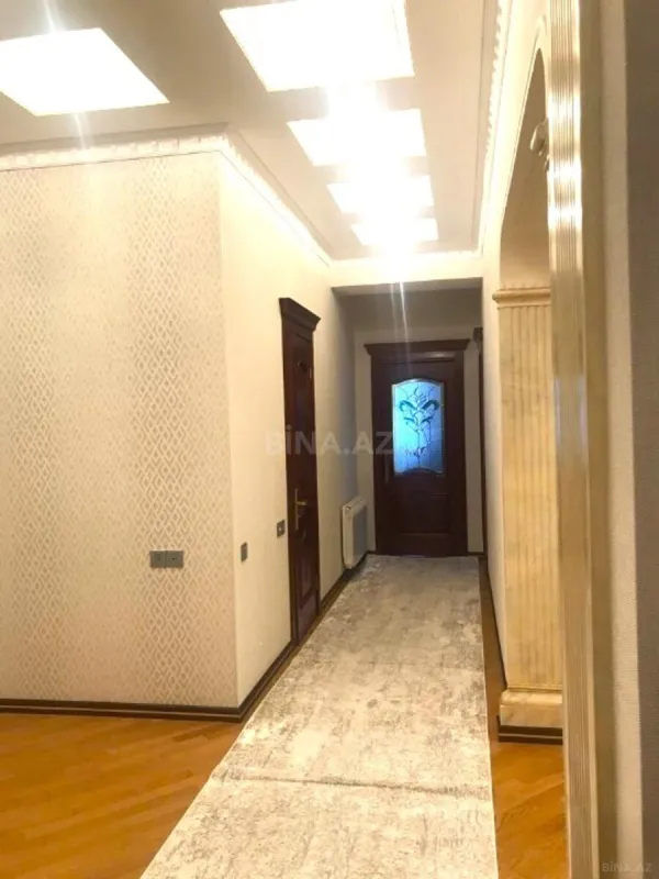 Satılır 3 otaqlı mənzil 140 m²