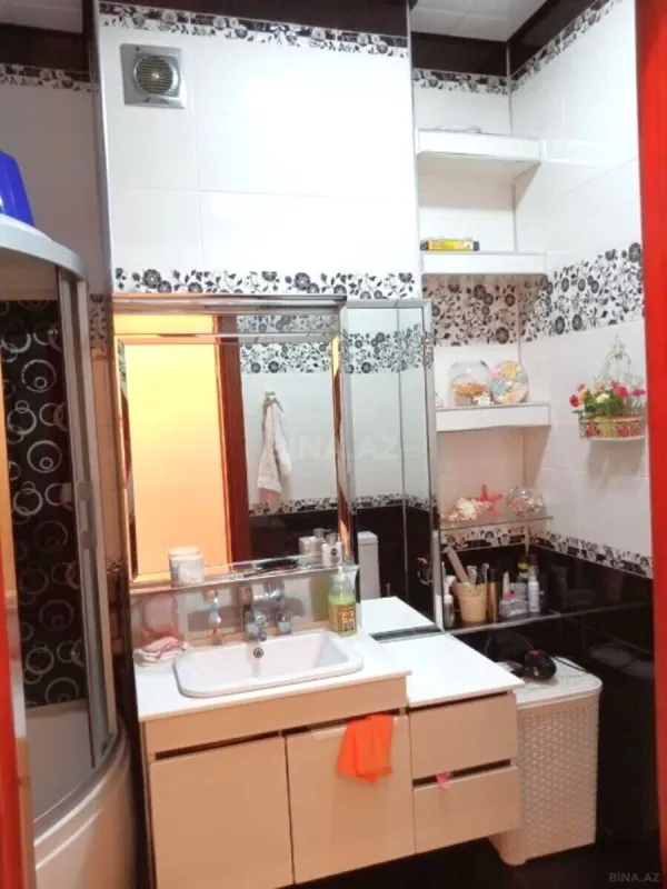 Satılır 3 otaqlı mənzil 140 m²