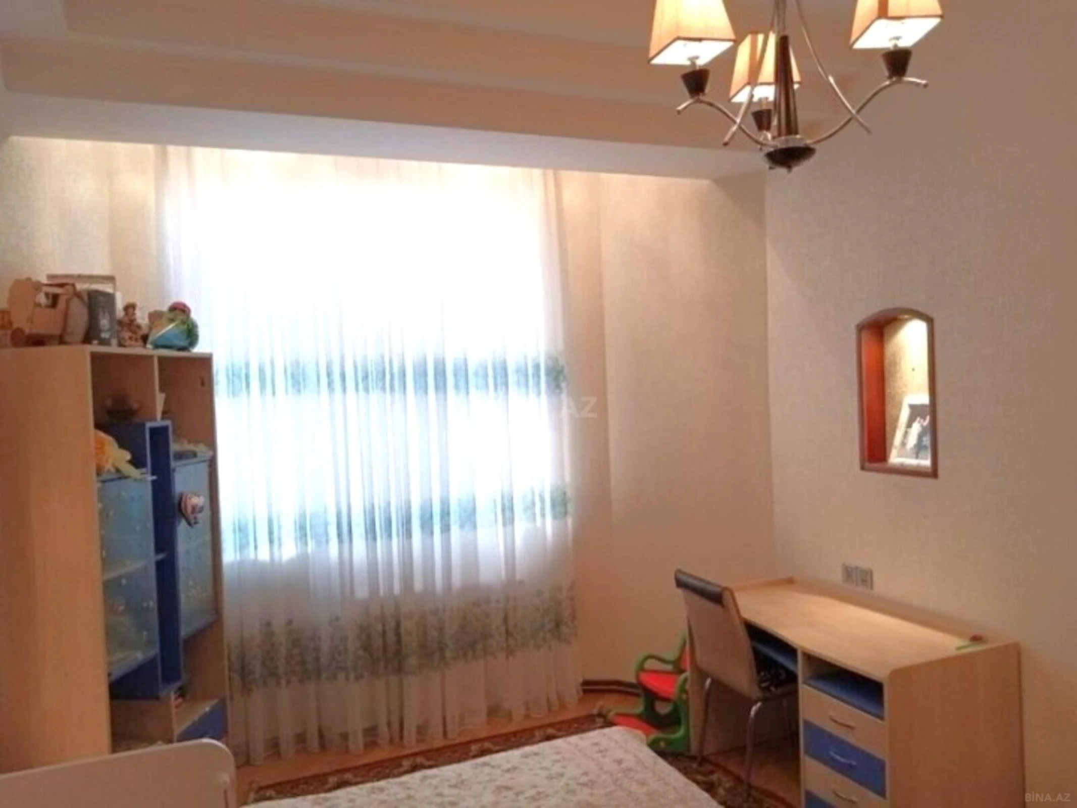 Satılır 3 otaqlı mənzil 140 m²