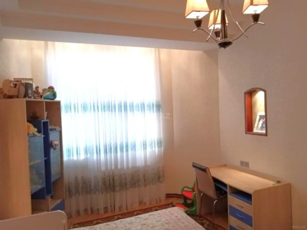 Satılır 3 otaqlı mənzil 140 m²