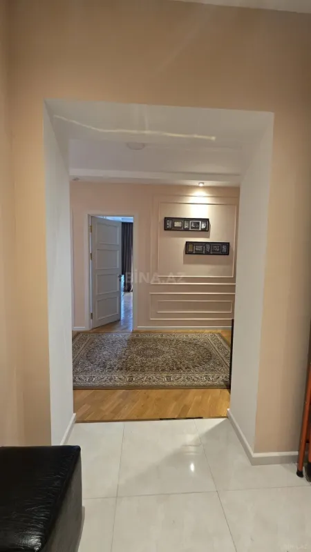Kirayə verilir 2 otaqlı mənzil 100 m²