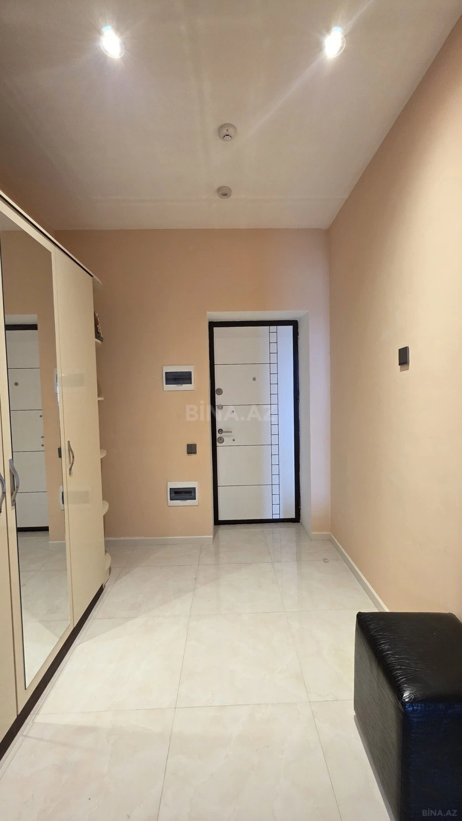 Kirayə verilir 2 otaqlı mənzil 100 m²