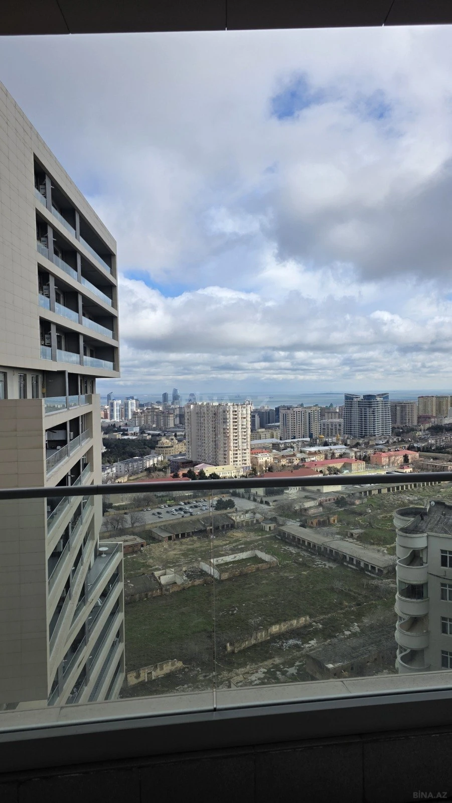 Kirayə verilir 2 otaqlı mənzil 100 m²