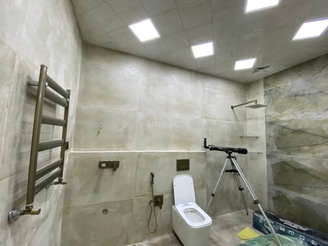 Satılır 6 otaqlı həyət evi 250 m²