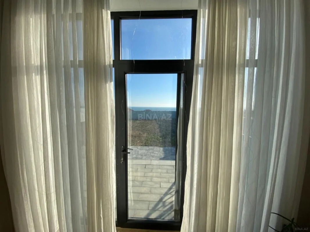 Satılır 6 otaqlı həyət evi 250 m²