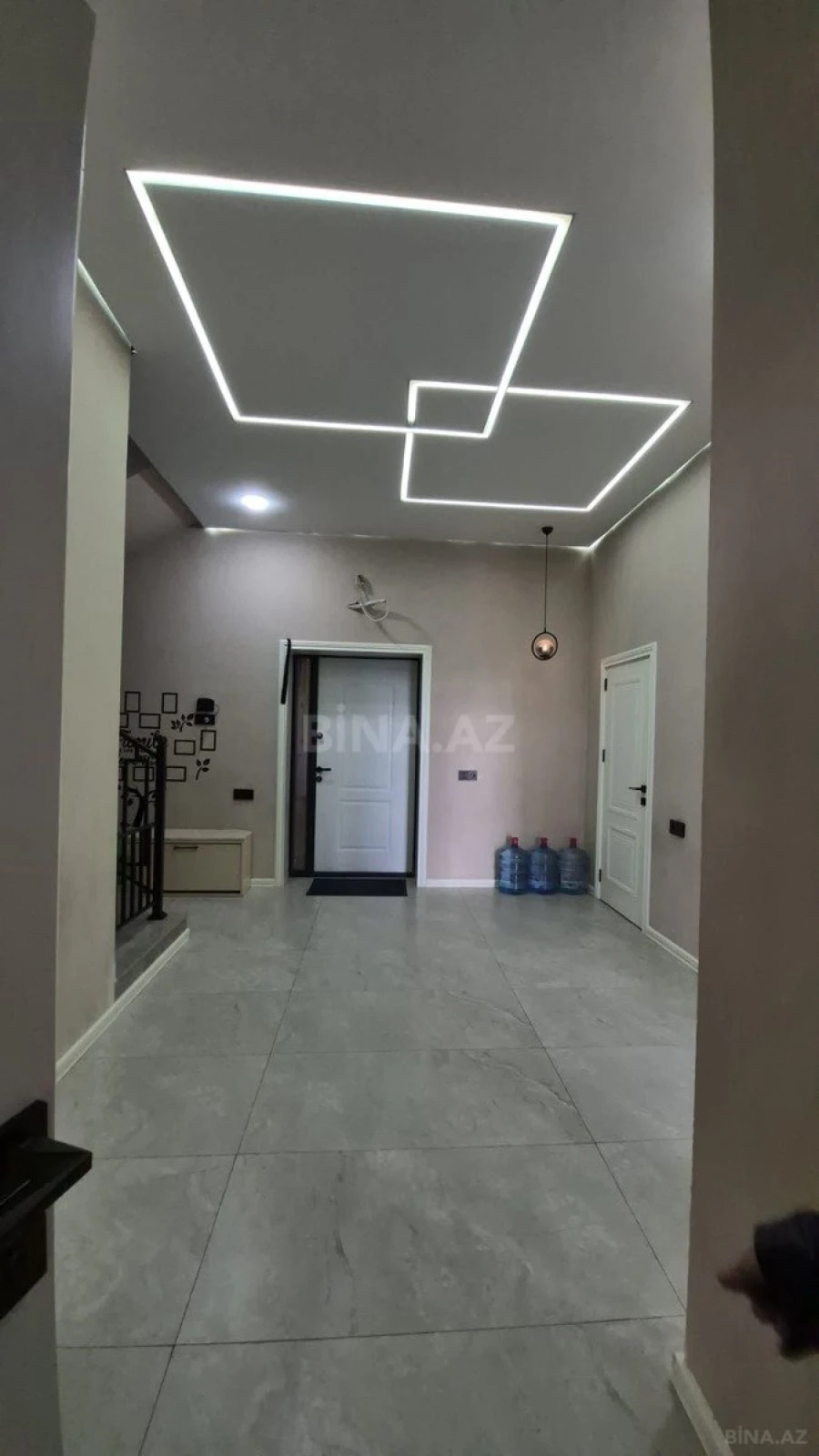 Satılır 6 otaqlı həyət evi 250 m²