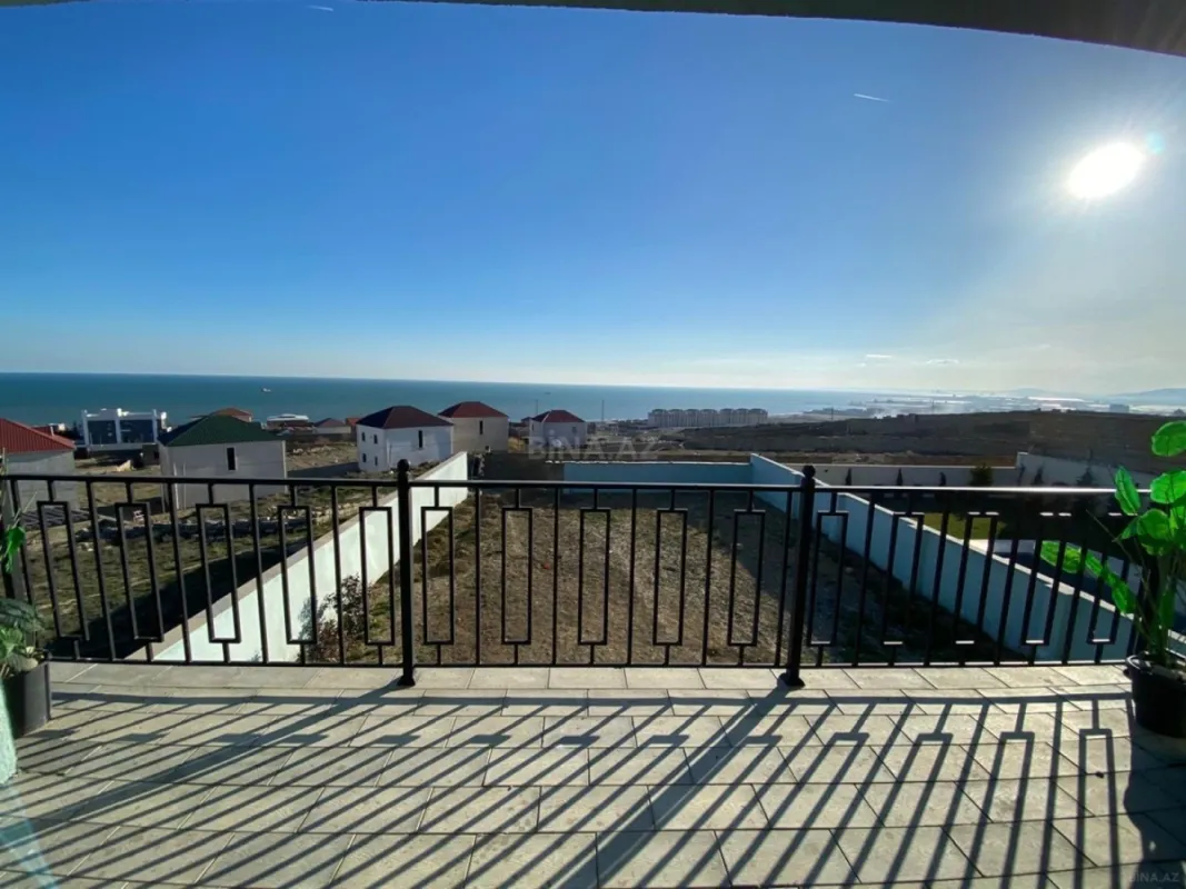 Satılır 6 otaqlı həyət evi 250 m²