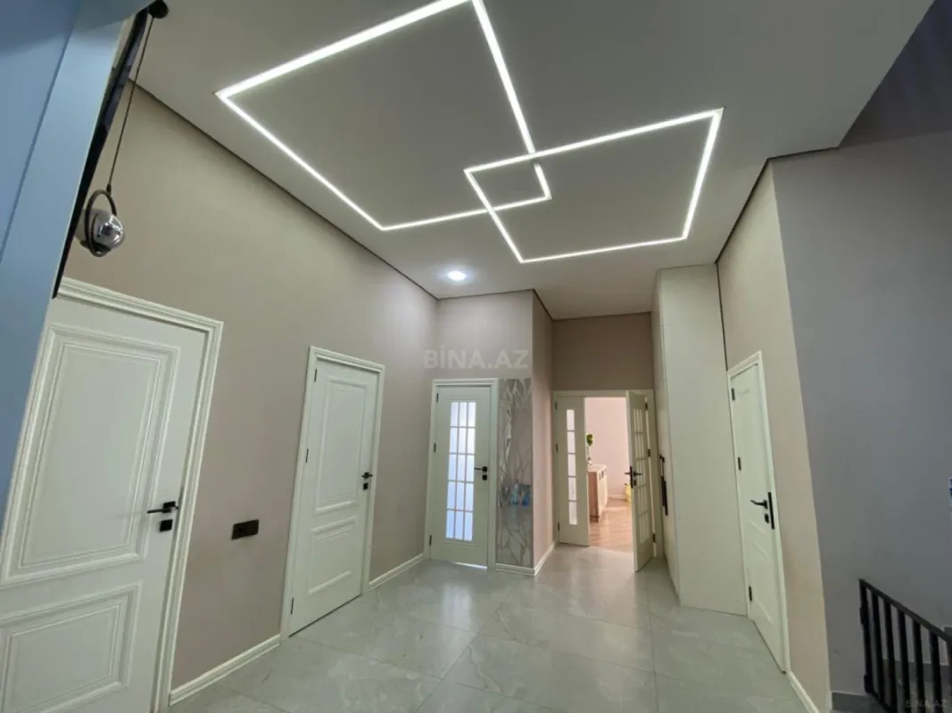 Satılır 6 otaqlı həyət evi 250 m²
