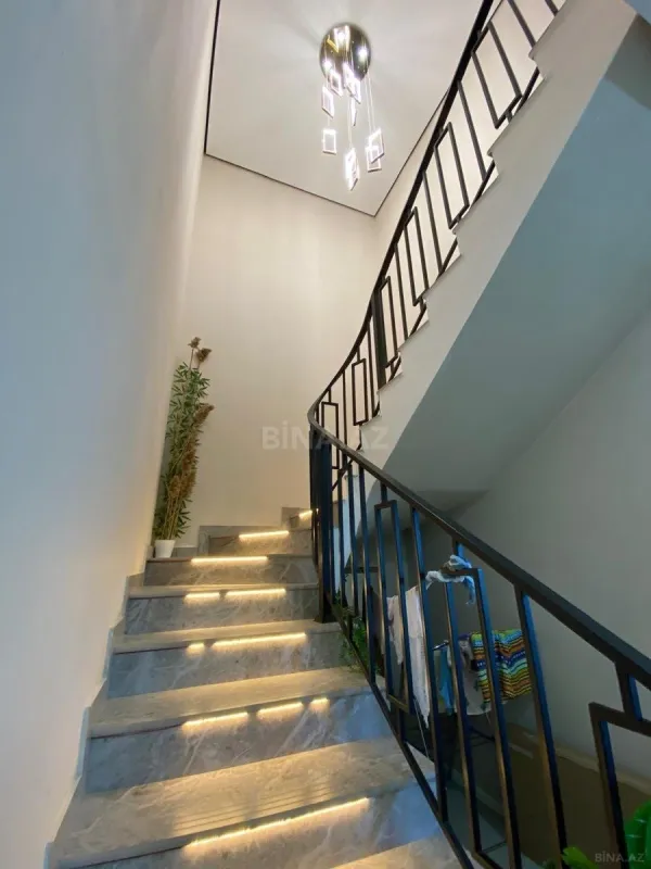 Satılır 6 otaqlı həyət evi 250 m²