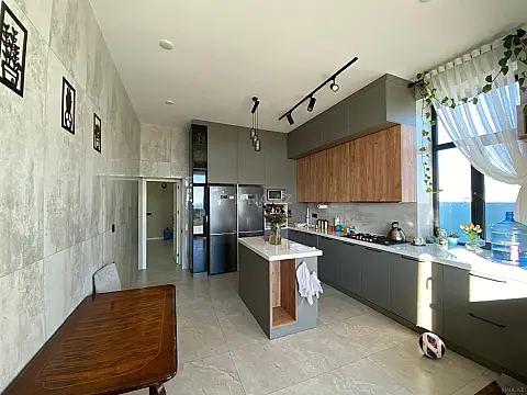 Satılır 6 otaqlı həyət evi 250 m²