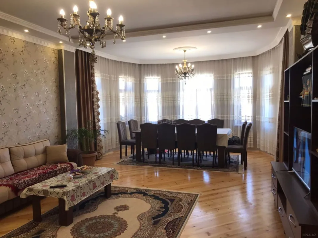 Satılır 6 otaqlı həyət evi 400 m²