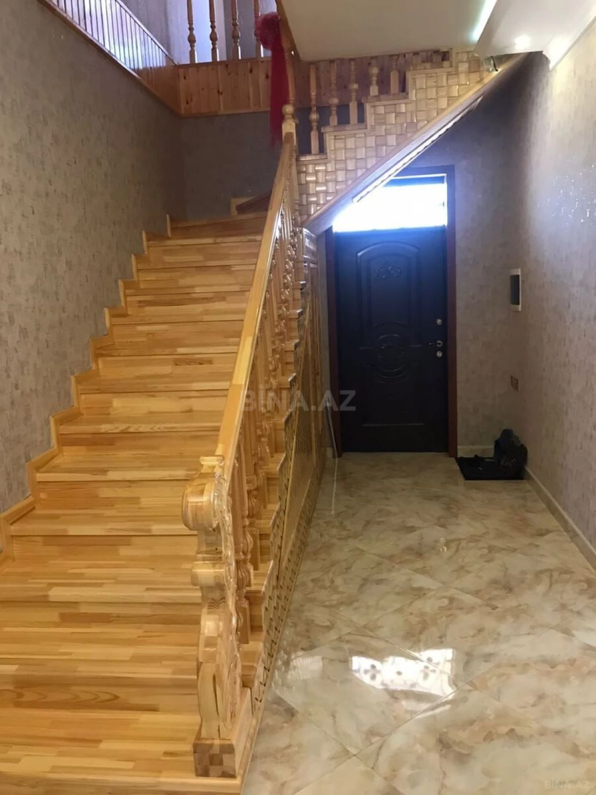 Satılır 6 otaqlı həyət evi 400 m²