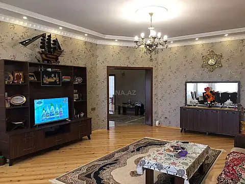 Satılır 6 otaqlı həyət evi 400 m²