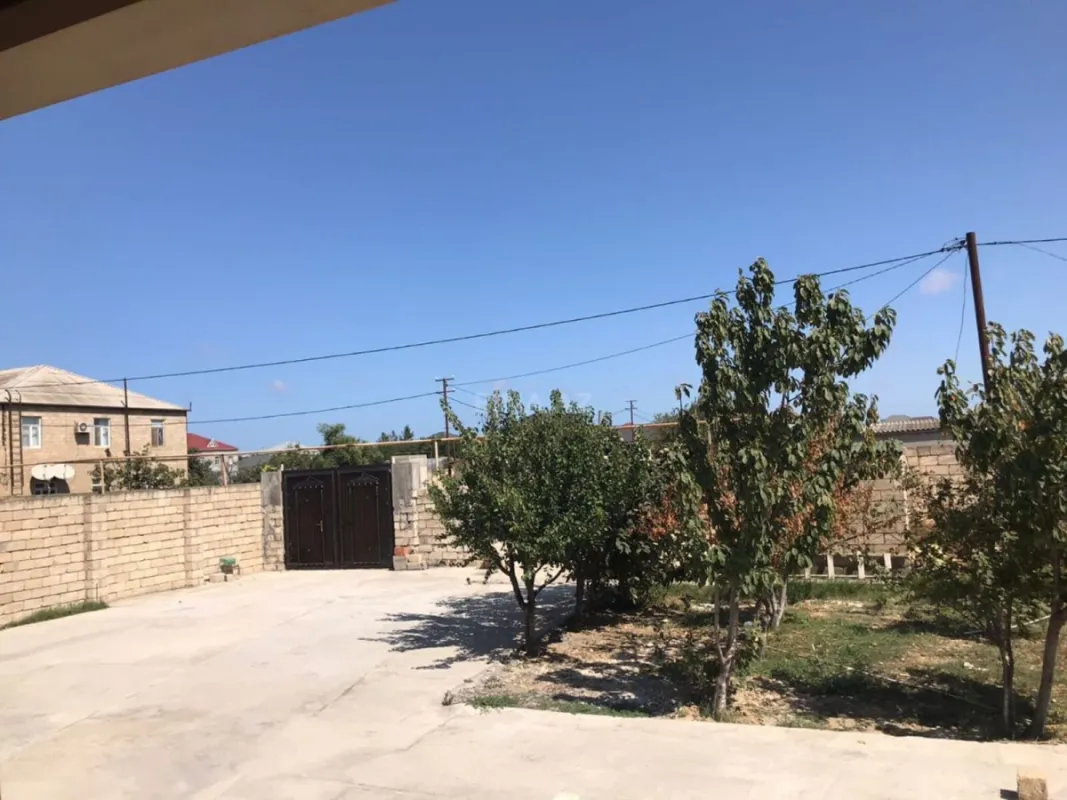 Satılır 6 otaqlı həyət evi 400 m²