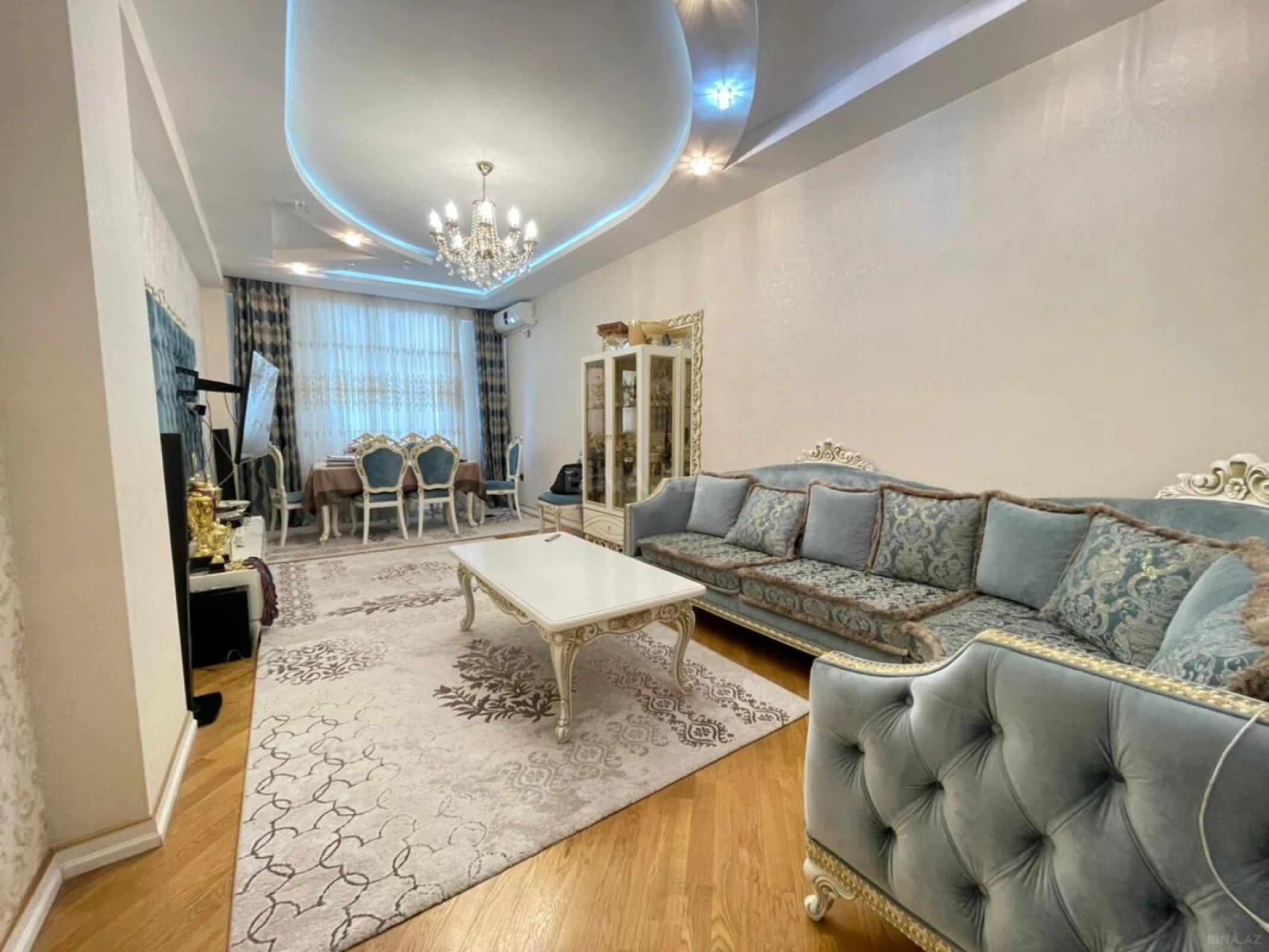 Satılır 3 otaqlı mənzil 127 m²
