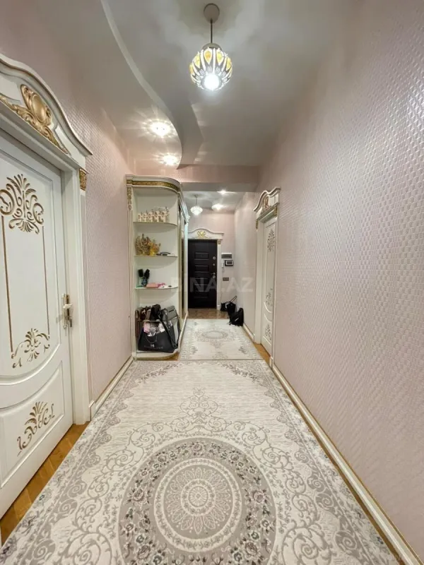Satılır 3 otaqlı mənzil 127 m²