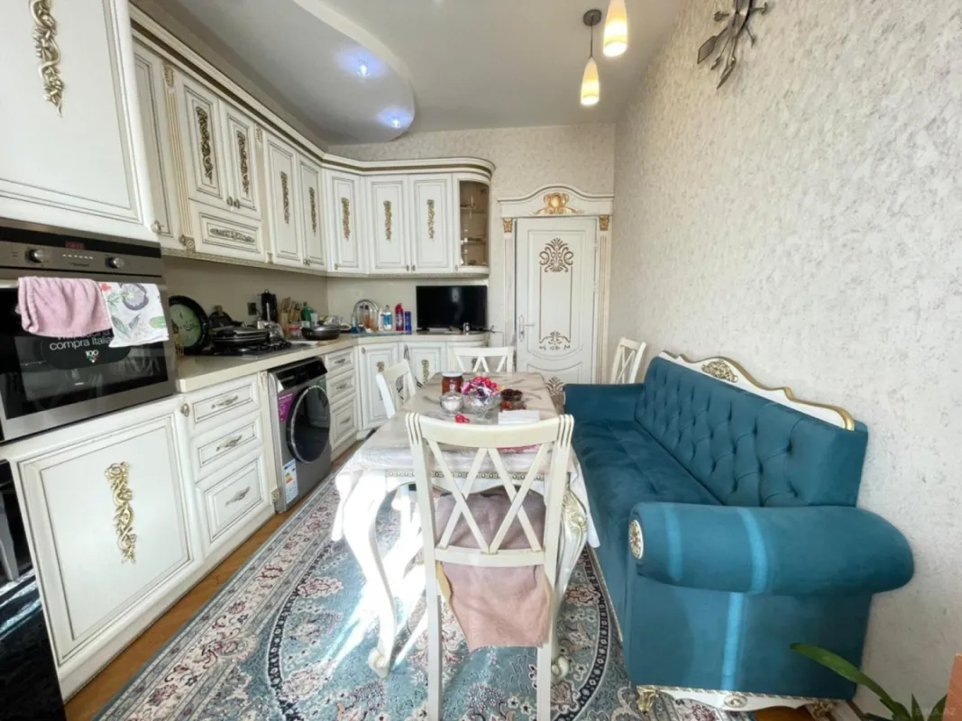 Satılır 3 otaqlı mənzil 127 m²