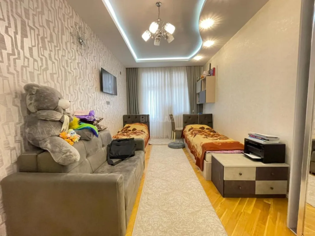 Satılır 3 otaqlı mənzil 127 m²