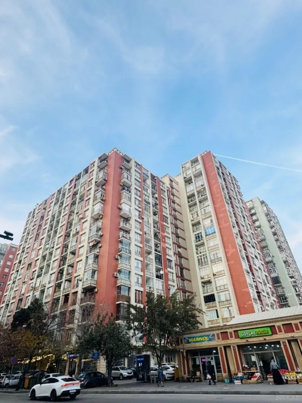 Satılır 3 otaqlı mənzil 155 m²