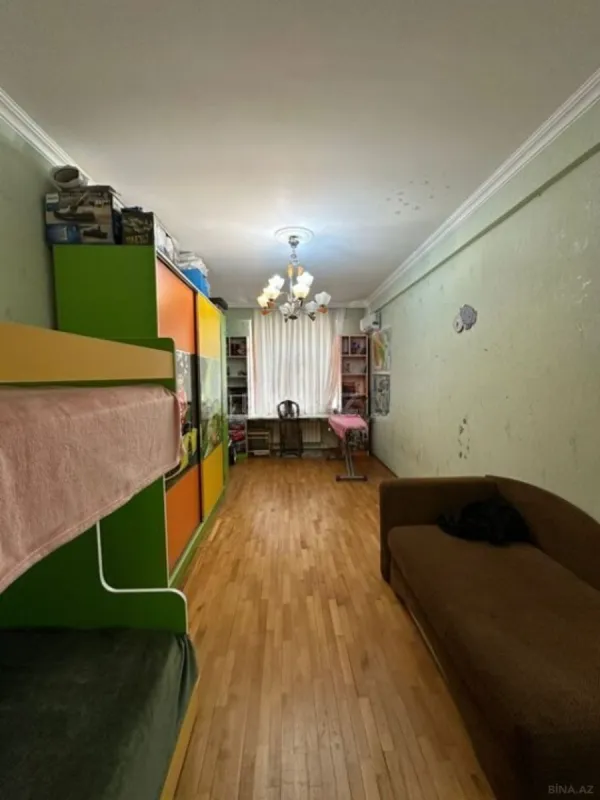 Satılır 3 otaqlı mənzil 155 m²