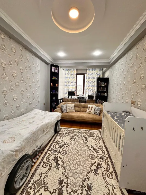 Satılır 3 otaqlı mənzil 140 m²