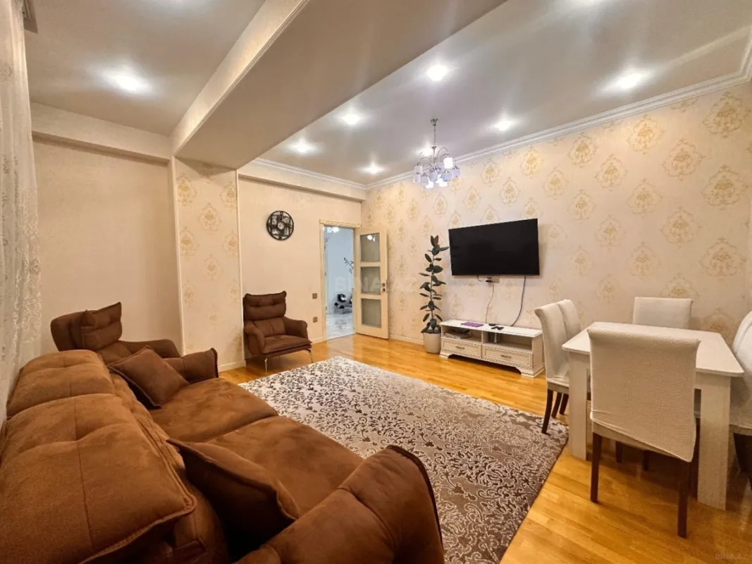 Satılır 3 otaqlı mənzil 140 m²