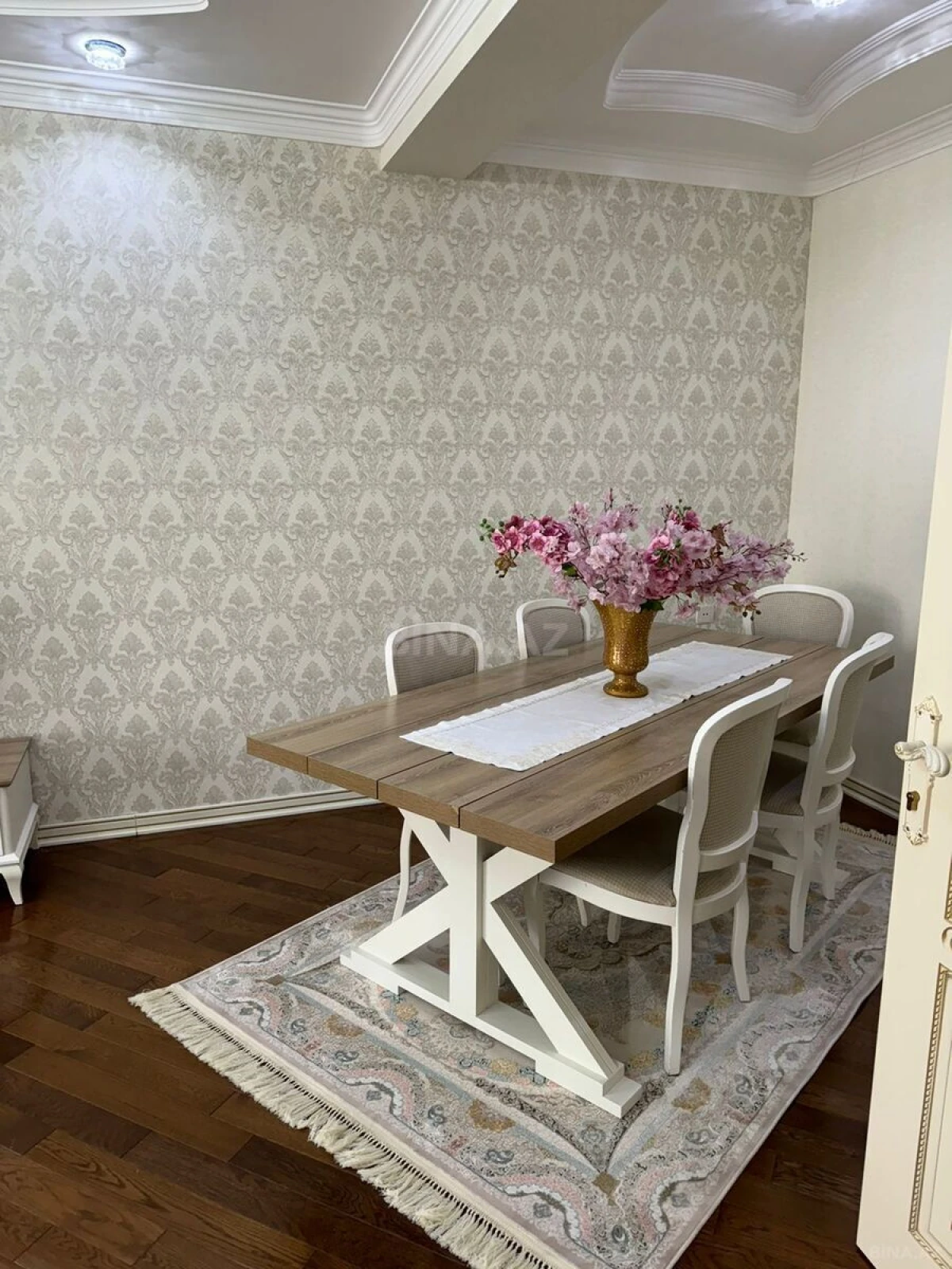 Kirayə verilir 3 otaqlı mənzil 140 m²