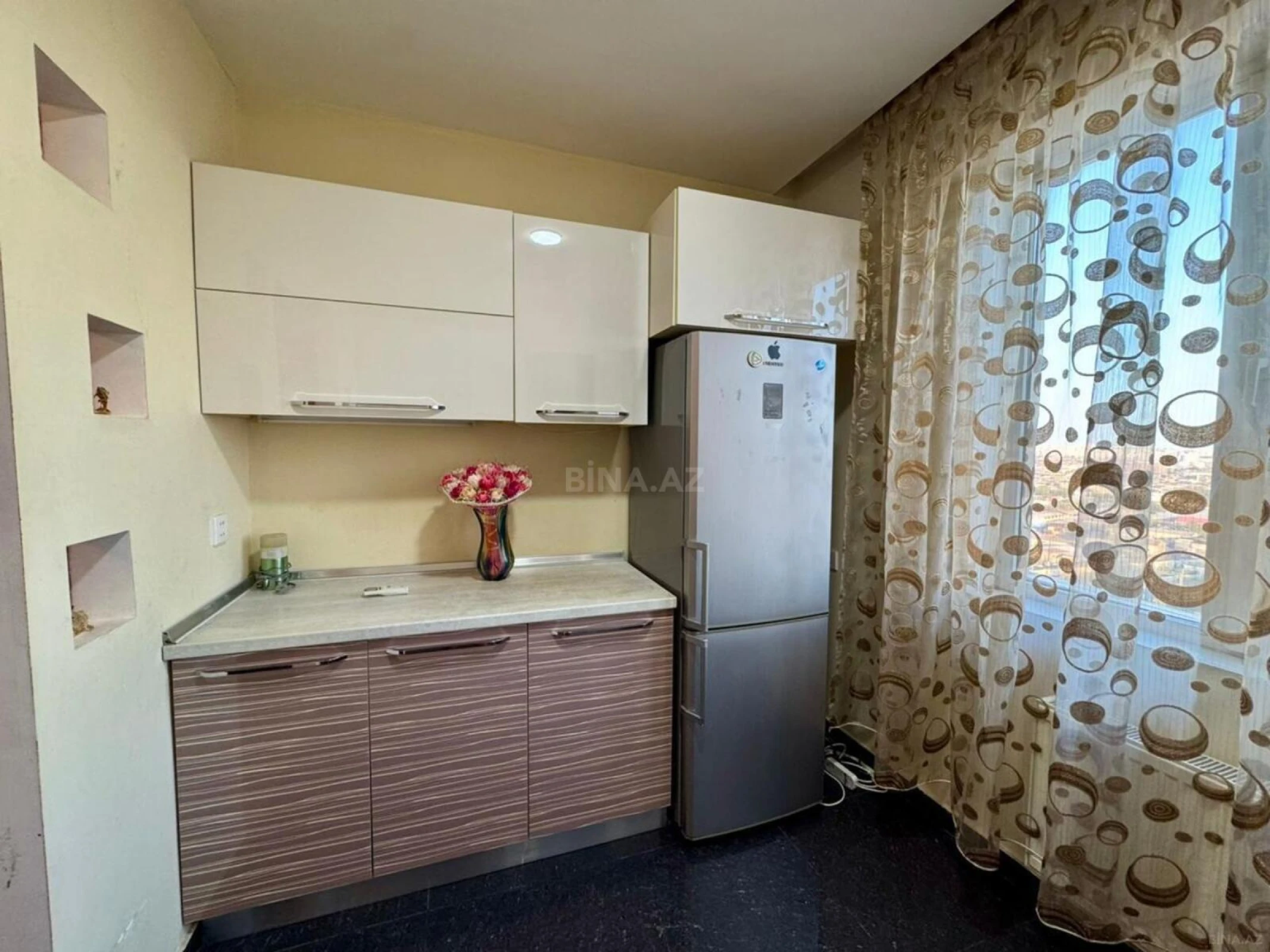 Kirayə verilir 2 otaqlı mənzil 70 m²