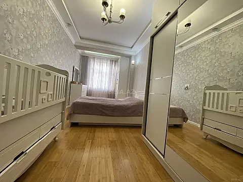 Satılır 2 otaqlı mənzil 56 m²