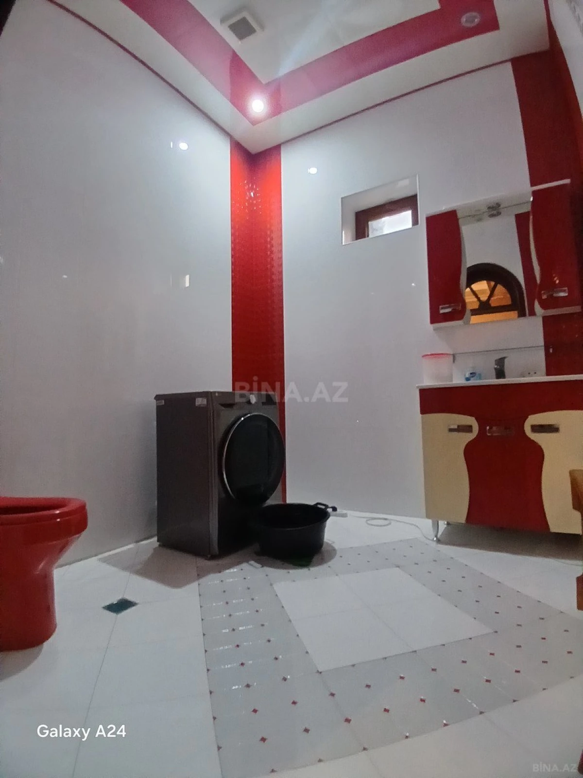 Satılır 6 otaqlı həyət evi 256 m²