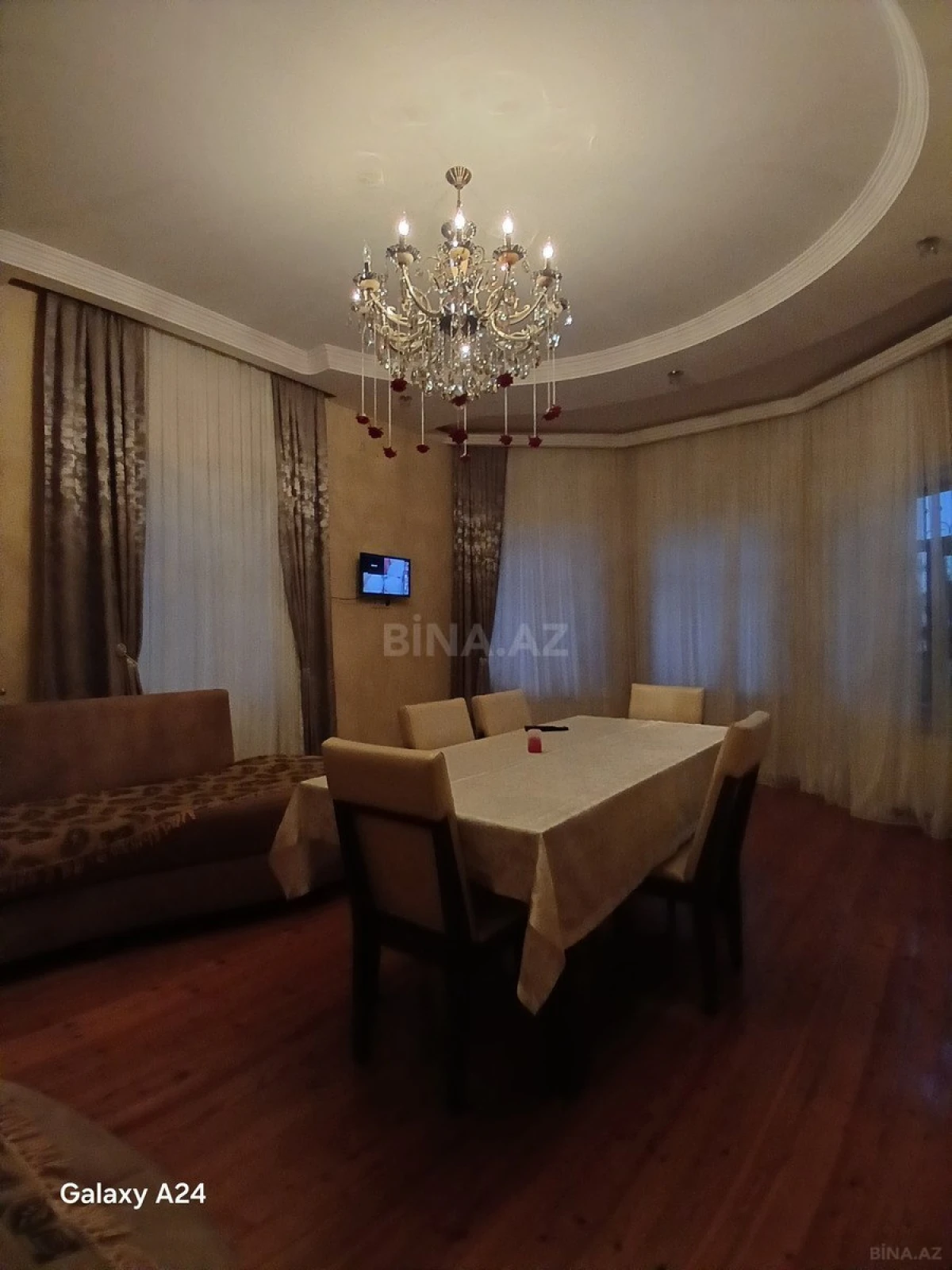 Satılır 6 otaqlı həyət evi 256 m²