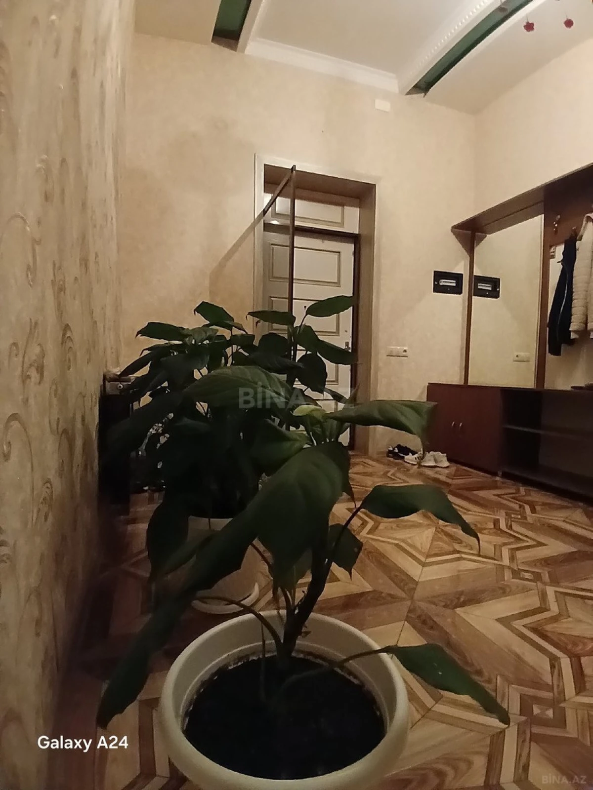 Satılır 6 otaqlı həyət evi 256 m²