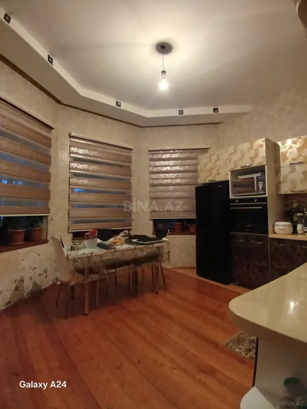 Satılır 6 otaqlı həyət evi 256 m²
