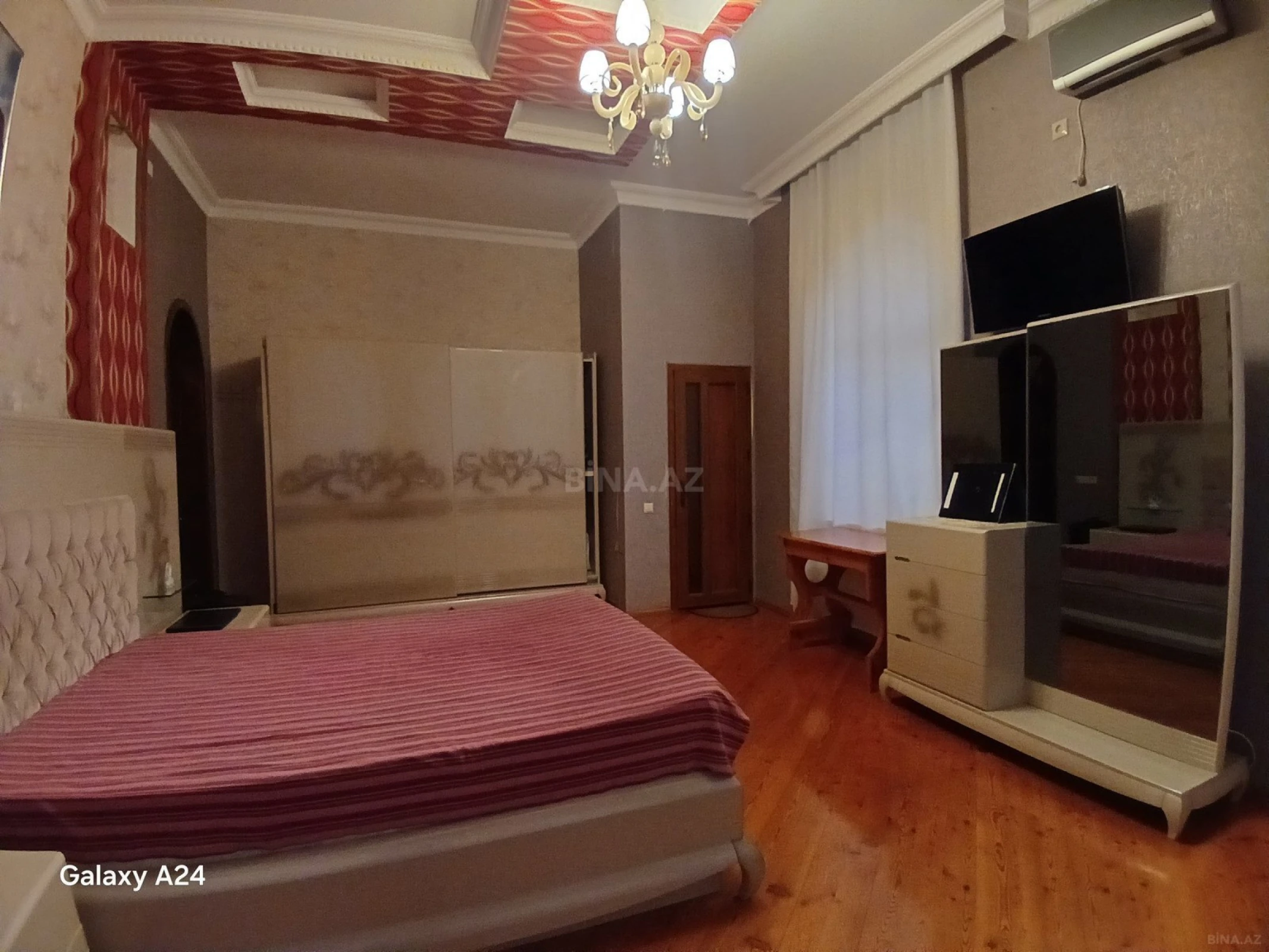 Satılır 6 otaqlı həyət evi 256 m²