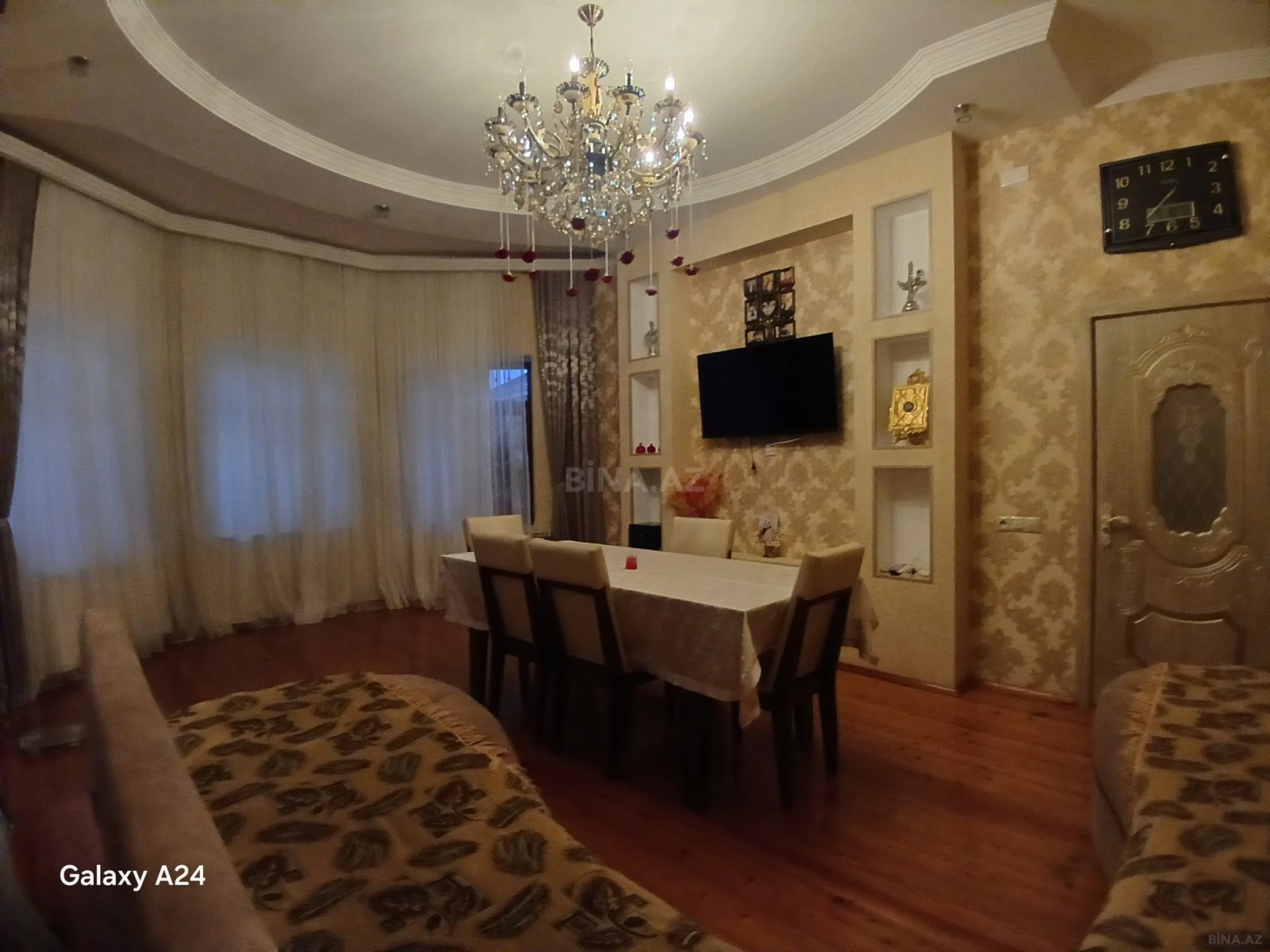 Satılır 6 otaqlı həyət evi 256 m²