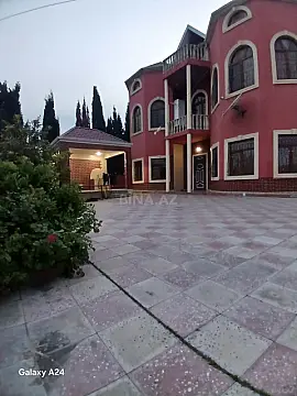Satılır 6 otaqlı həyət evi 256 m²