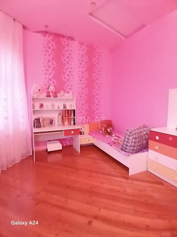 Satılır 6 otaqlı həyət evi 256 m²