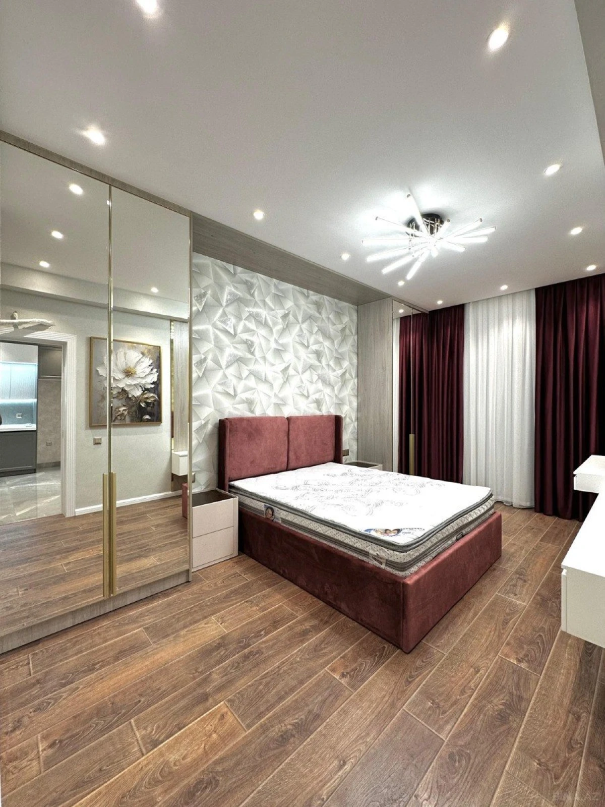 Kirayə verilir 2 otaqlı mənzil 78 m²