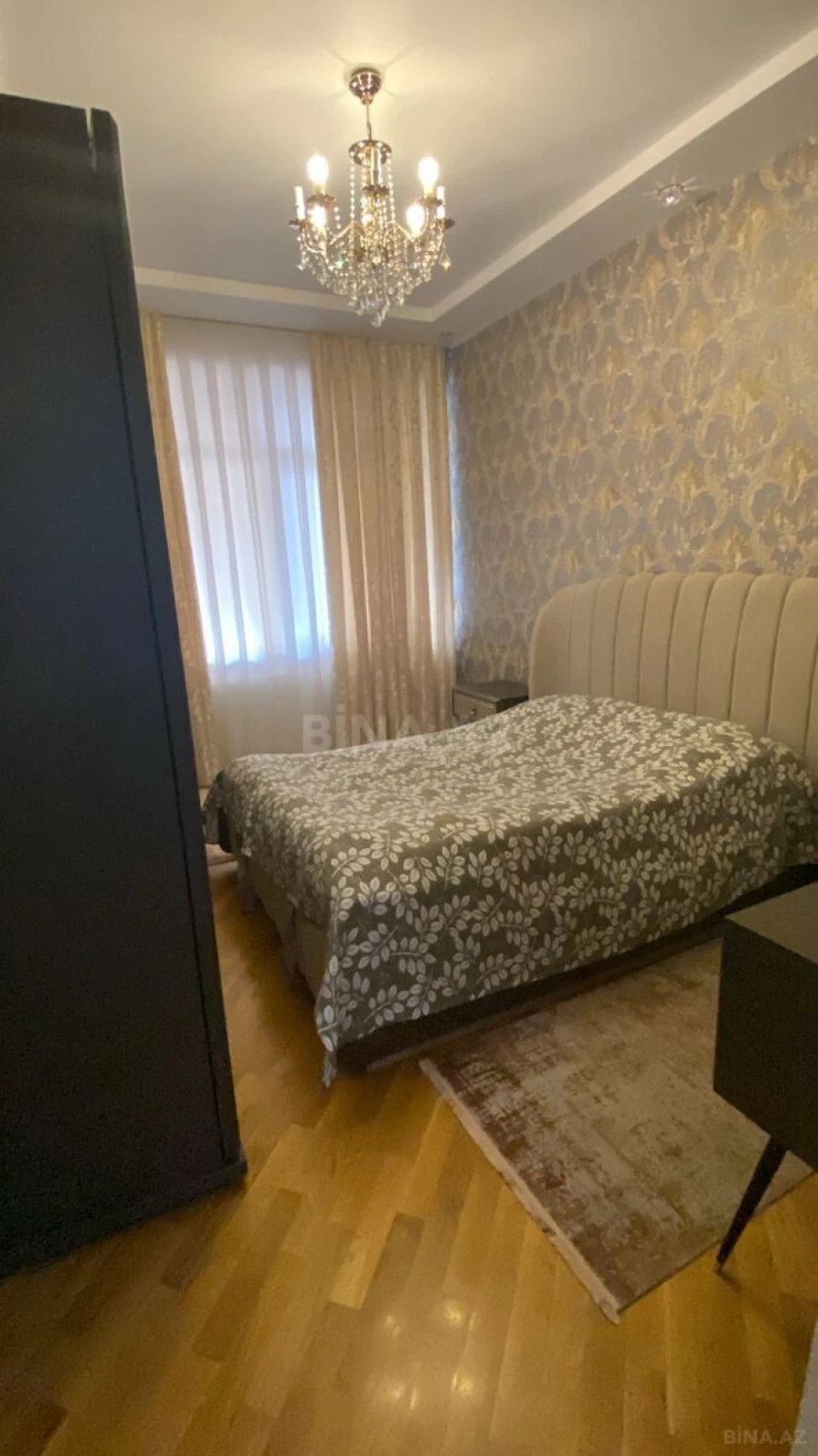 Satılır 3 otaqlı mənzil 137 m²