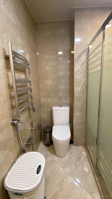 Satılır 3 otaqlı mənzil 137 m²