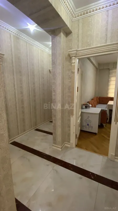 Satılır 3 otaqlı mənzil 137 m²